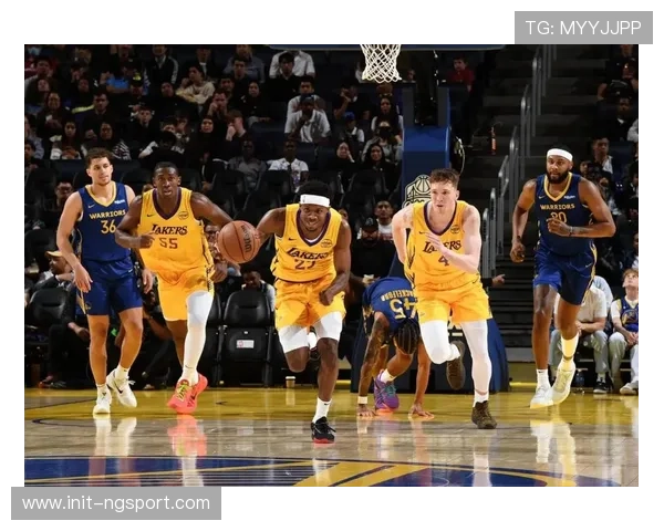 湖人不敌勇士陷连败困境 詹姆斯缺阵戴维斯苦撑难救主